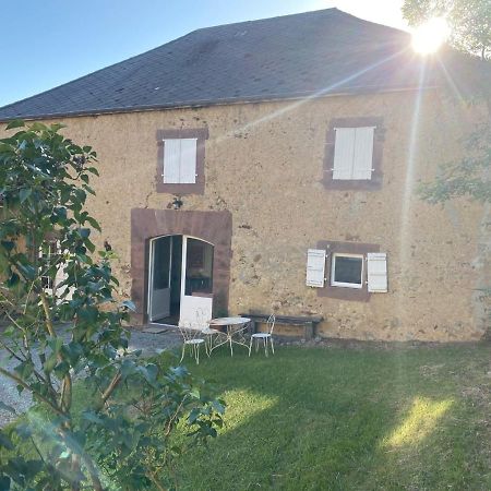 Gite Guiroya Saint-Jean-le-Vieux  Esterno foto